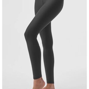 Alo Airlift 7/8th leggings in colour Anthracite